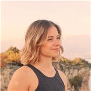 Lezioni di Yoga per principianti e non. Impara a gestire lo stress e connettere con il tuo corpo!